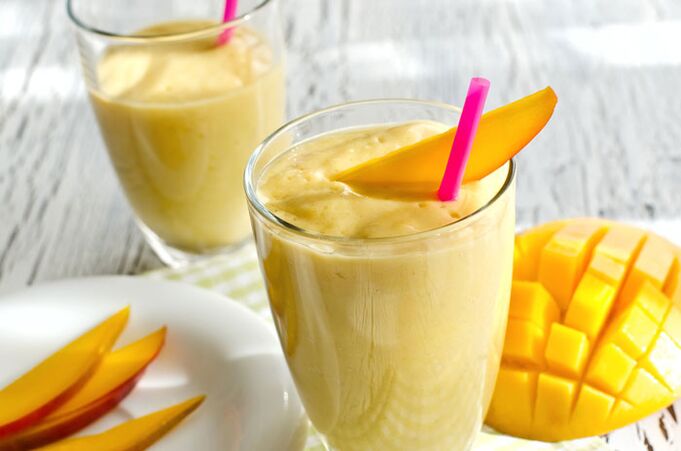 Mangós és narancsos joghurtos turmix a fogyáshoz