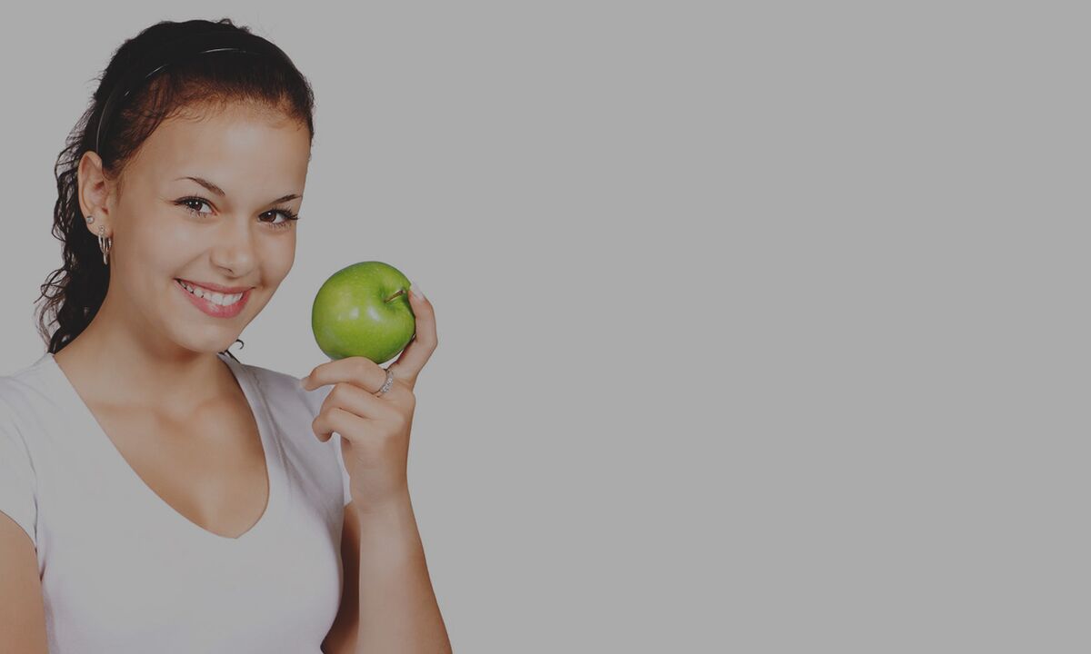 A hajdina diéta során az éhségérzet csillapítására ajánlott egy almát enni